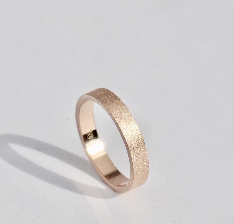 IHI 14 kt roodgouden ring ijsmat