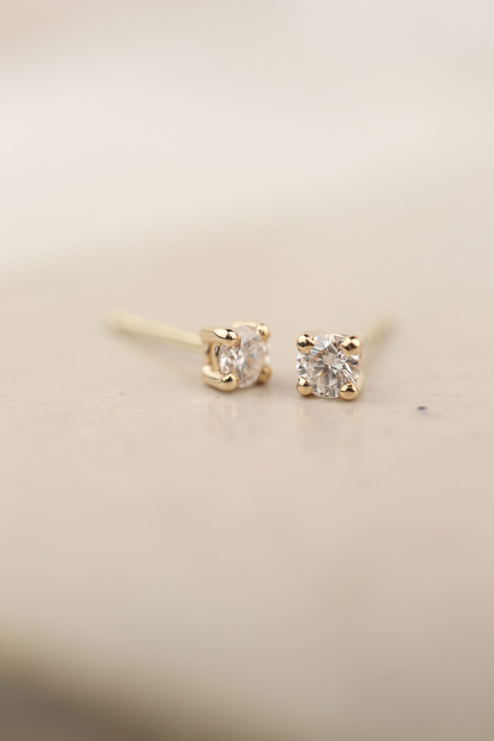 oorstekers met diamant
