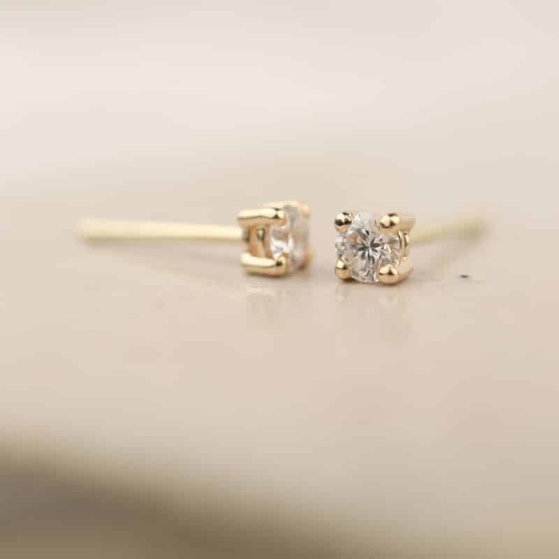 diamanten oorstekers geelgoud